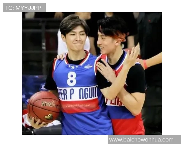 小鲜肉与足球明星同框合影展现青春活力与运动魅力的完美结合